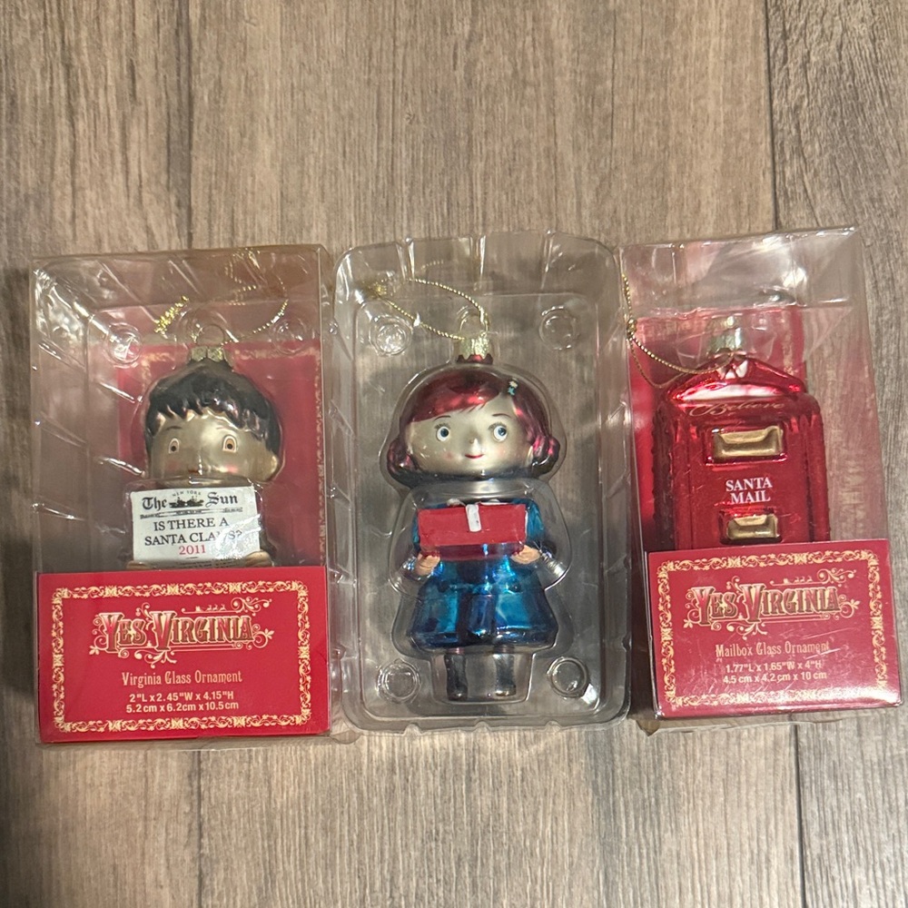 Yes Virginia Glass Ornaments Set